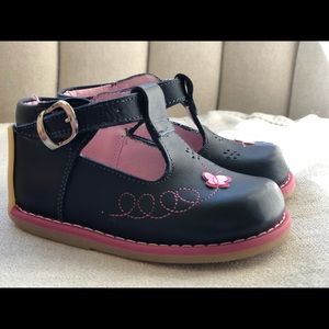 Semi orthopedic leather shoes for toddler size 5.